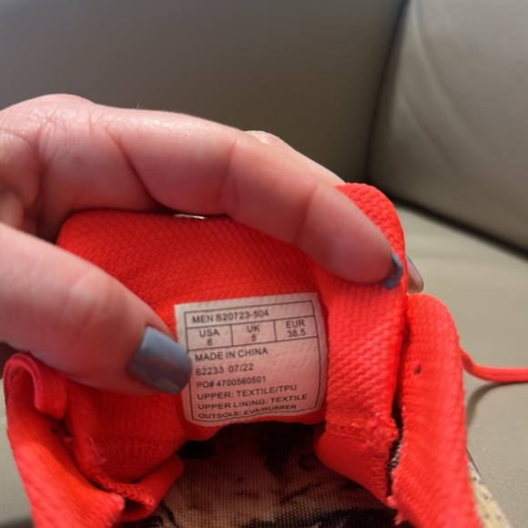 Saucony running shoes. - Picture 5 of 5